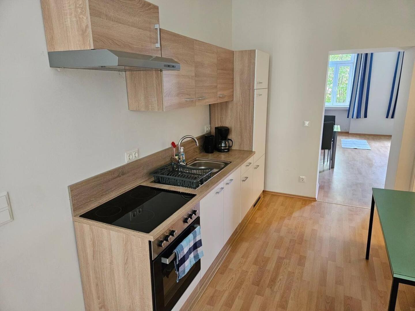 Apartment At Westbahnhof I Close To Shopping Street & Metro Vienna
